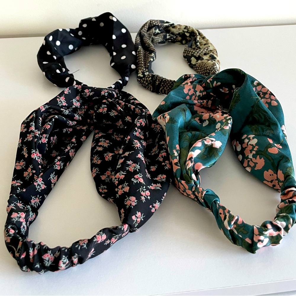 Lot of 4 Hairbands Headbands